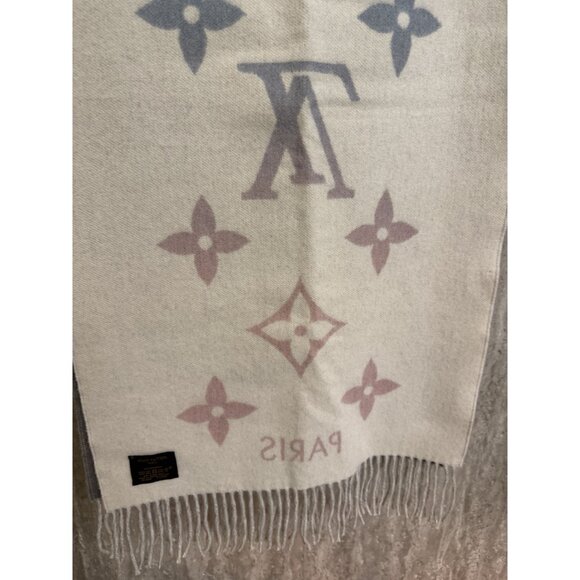 Louis Vuitton Gradient Monogram Scarf 100% Cashmere Unisex Soft Luxury Accessory - Picture 7 of 14
